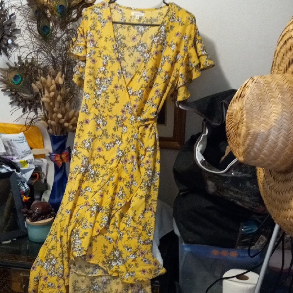 Floral Yellow Wrap Dress - Picture 9 of 9